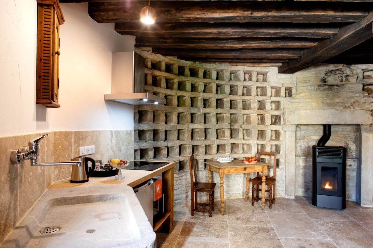L'Hote Antique - Maison D'Hote- 4 Suites Avec Cuisine Pichanges Bagian luar foto