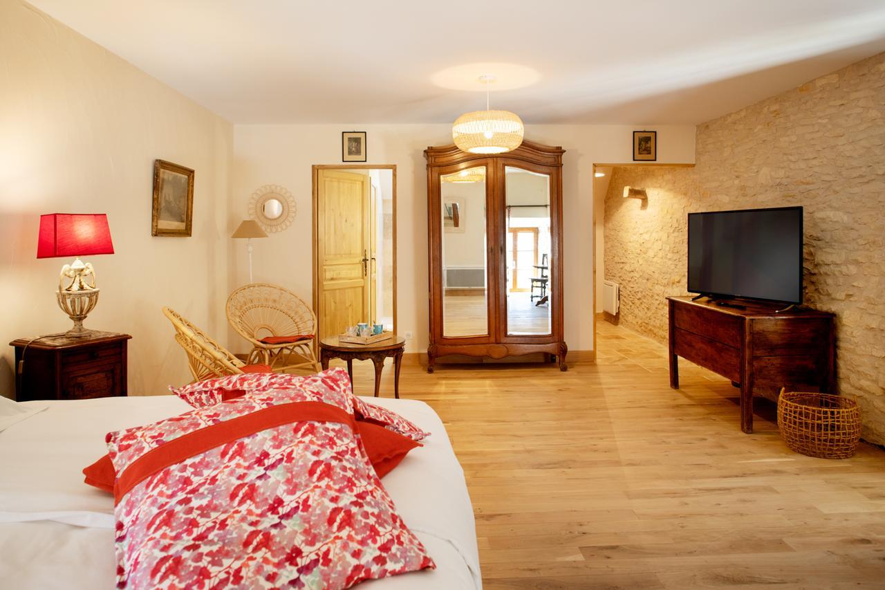 L'Hote Antique - Maison D'Hote- 4 Suites Avec Cuisine Pichanges Bagian luar foto